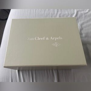 Van Cleef & Arpels gift Box. Whole set